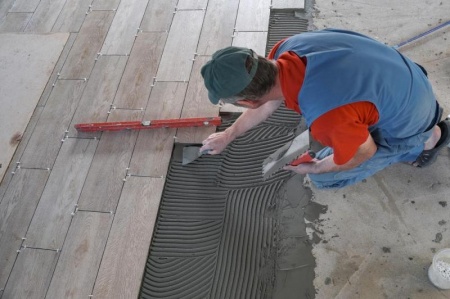 Comment r&eacute;aliser une chape int&eacute;rieure parfaite &agrave; Jarz&eacute; Villages